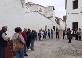 Un momenoto de la ruta conducida por José Mª Romero