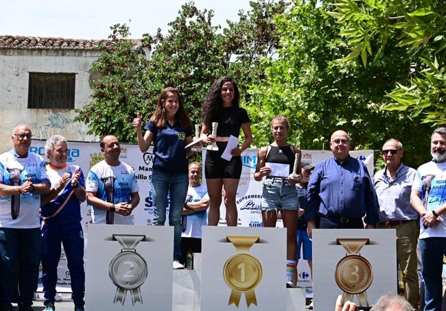 Entrega de premios en la categoría femenina