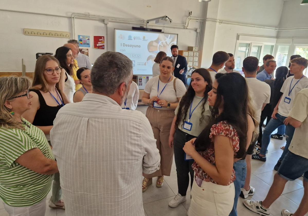 Alumnos y empresarios en un momento del evento