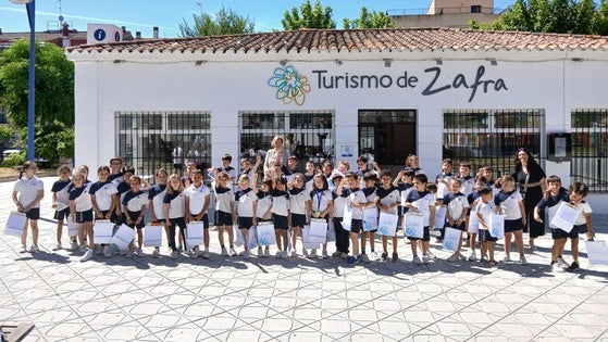 Los alumnos del colegio María Inmaculada se convierten en pequeños guías turísticos