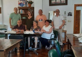 Los participantes en la primera sesión celebrada en el Centro de Mayores