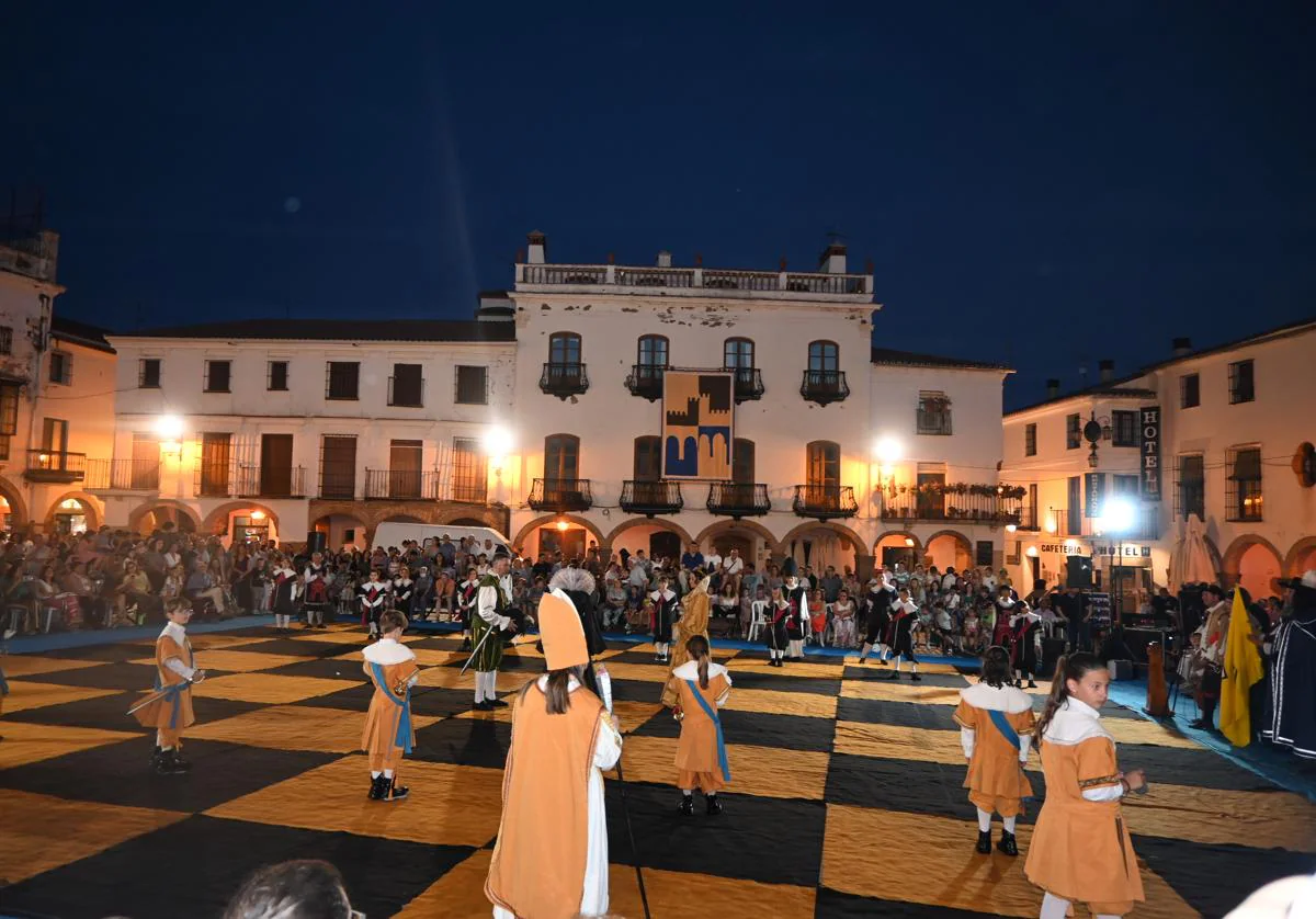 Ajedrez Viviente en la Plaza Grande