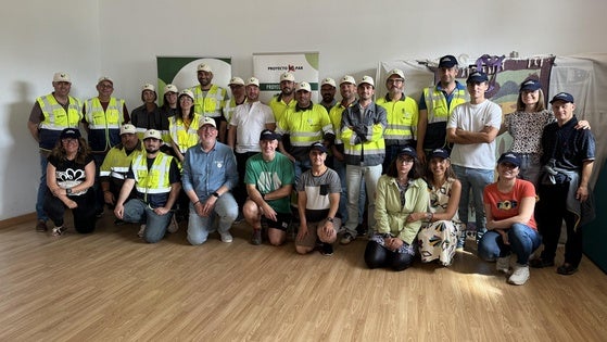 Trabajadores voluntarios de la cementera de Alconera colaboran con Plena Inclusión Zafra