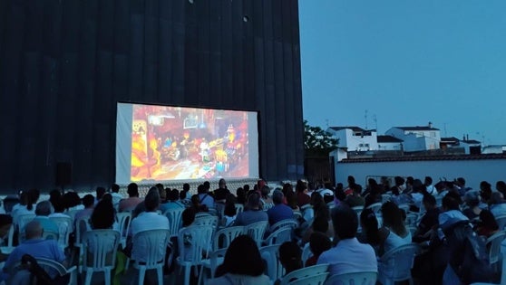 El Cine de Verano se inaugura con una gran acogida de público