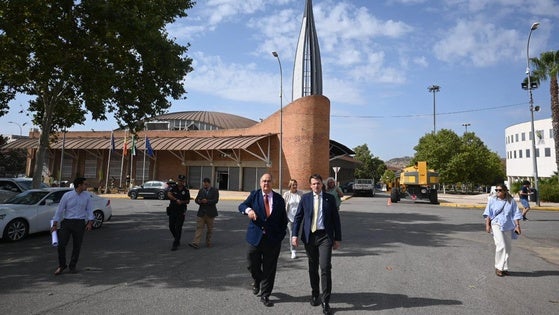 El consejero Abel Bautista visitó la ciudad para conocer los nuevos proyectos y hablar de la FIG