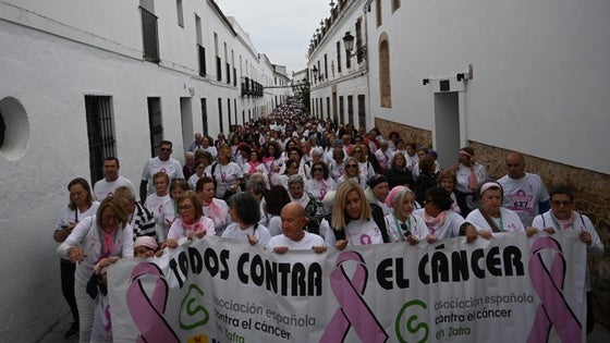 Unas 1.500 personas participan en la X Caminata Solidaria contra el cáncer
