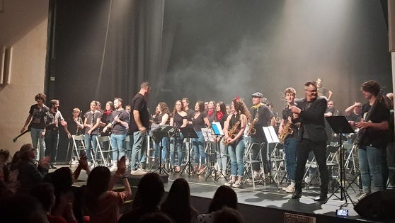 La magia de la buena música se concentró en el teatro