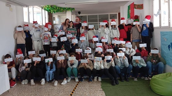 El alumnado de sexto del Juan XXIII vuelve a escribir a los mayores de la residencia por Navidad