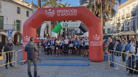 Sergio García Lavado y Esther Pizarro Corral ganadores del trail largo de la VIII Carrera de Montaña