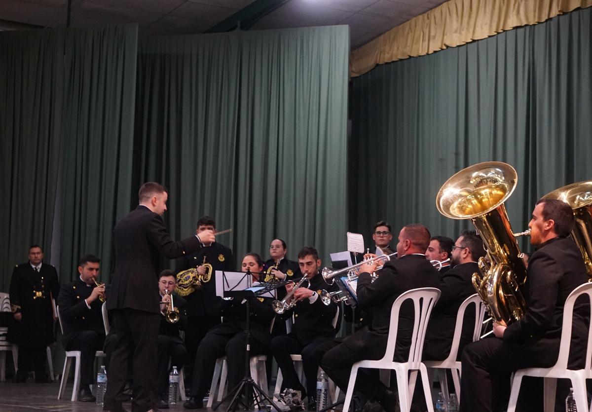 La Banda del Nazareno y la Esperanza celebró con éxito su XX certamen de bandas