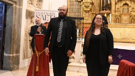 La saeta fue exaltada en la iglesia de Santa Clara con una conferencia y cante