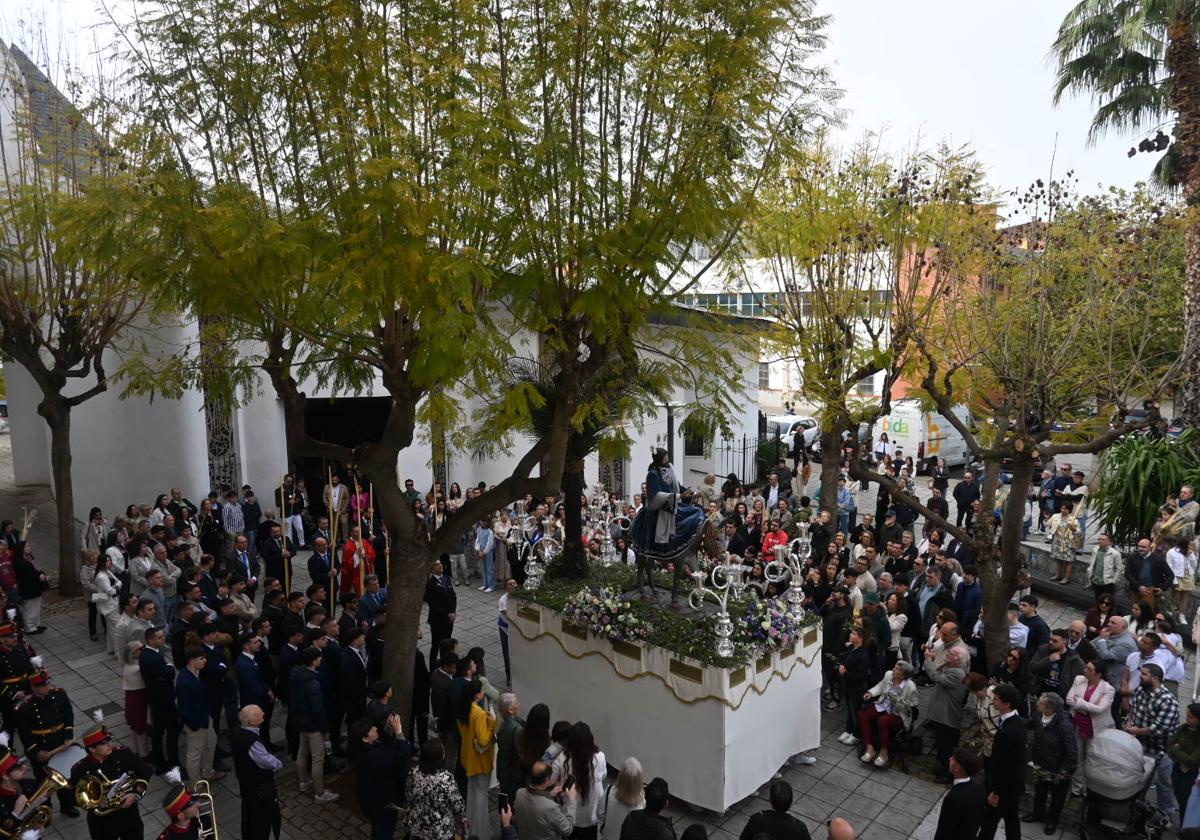 Salida de la procesión dese San Migue
