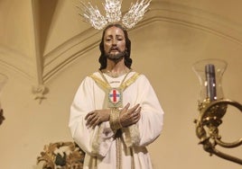 Jesús Cautivo y Rescatado entronizado en su paso para la procesión