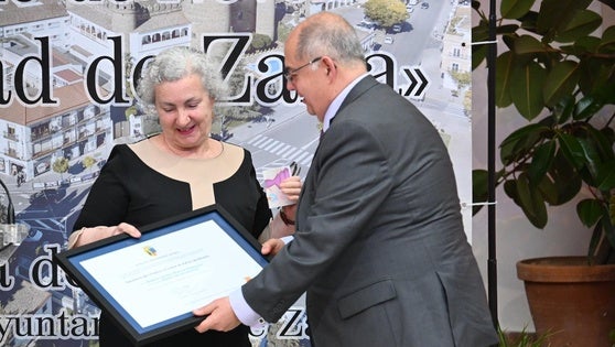 Beatriz Carrero-Blanco Velázquez recogió el I Premio de Novela 'Ciudad de Zafra'