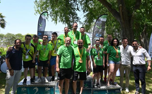 Nadadores de los equipos zafrenses