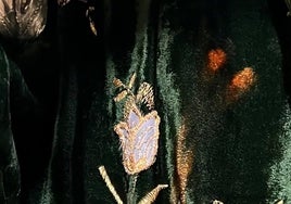 El manto de la Virgen manchado de lejía