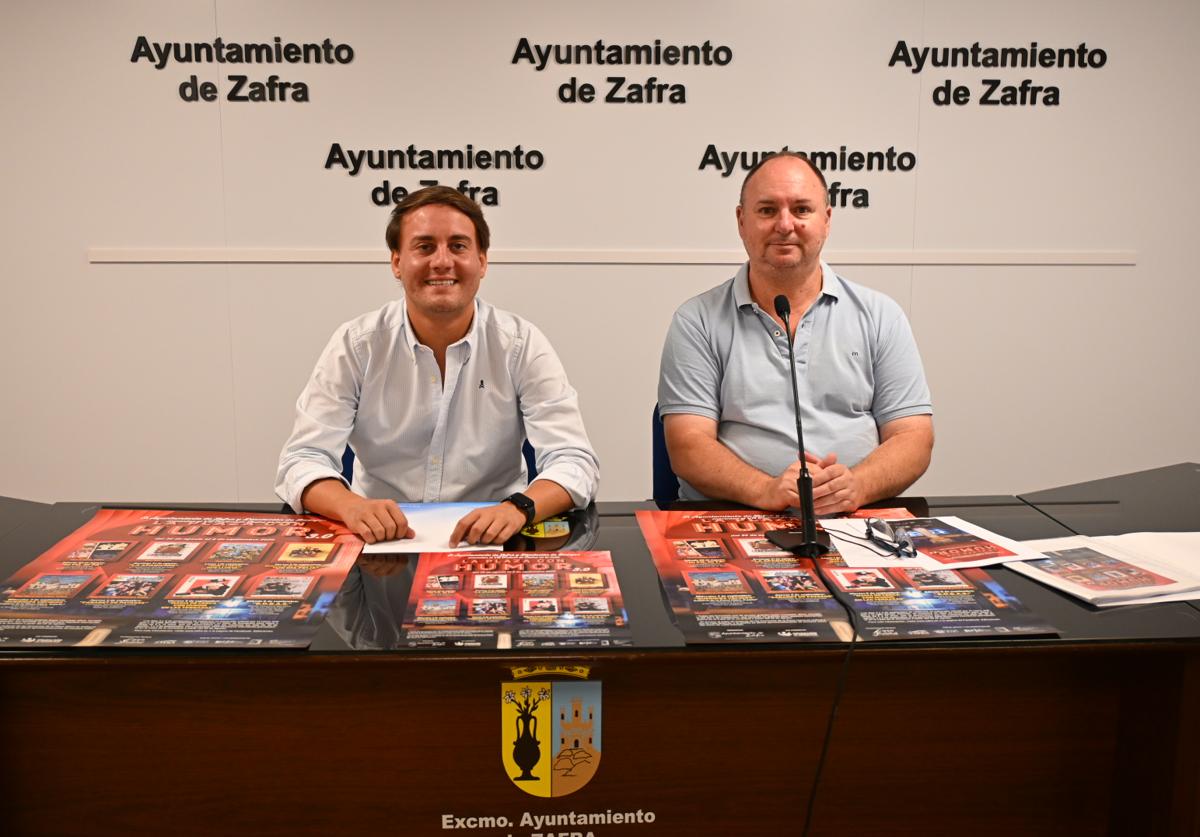 El concejal y el coordinador de la Casa de la Juventud durante la presentación