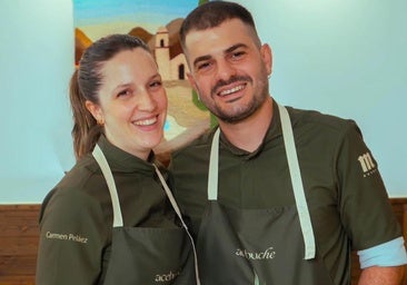 Carmen Peláez y Javier Gassibe , propietarios y cocineros de Acebuche