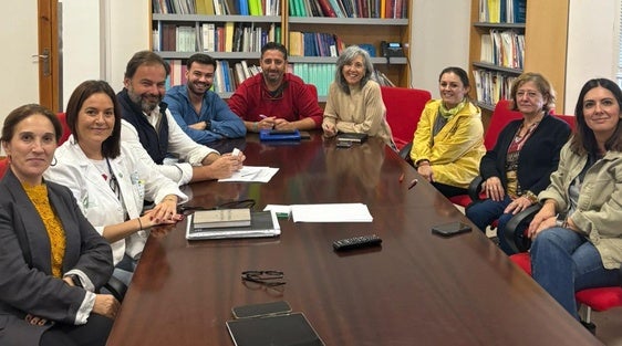 La Plataforma del Hospital de Zafra valora las mejoras y pide más personal, tras reunirse con la gerencia del área de salud