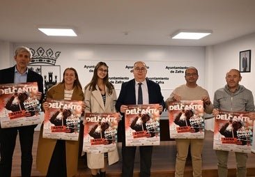 Presentación del tributo en el Ayuntamiento