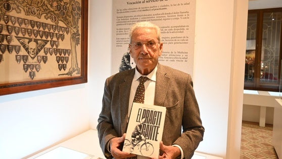 Emilio Vázquez homenajea con 'El practicante' a la profesión de su padre