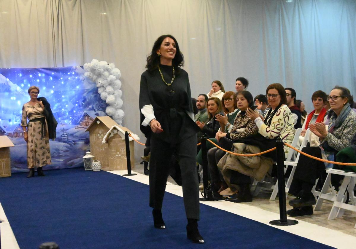 Un momento del desfile solidario