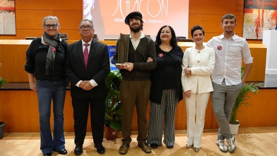 David Uclés recogió en Almendralejo el XX Premio Dulce Chacón de Narrativa Española