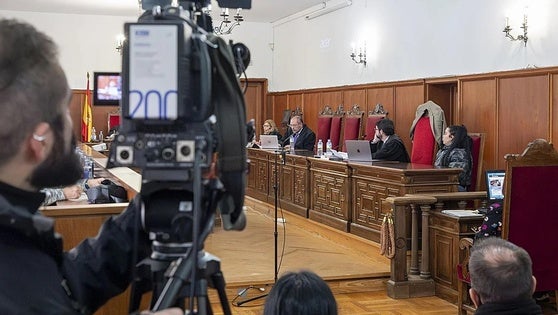 El jurado popular declara culpable a la mujer que mató de una puñalada a su pareja