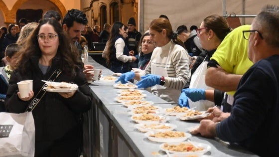 Migas y chocolate para comenzar a despedir el Carnaval