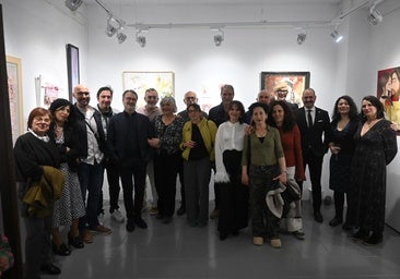 Los artistas que conforman con sus trabajos la muestra durante la inauguración