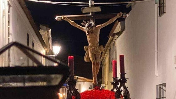 Silencio en la madrugada ante el Cristo de los Desamparados y María Santísima del Mayor Dolor