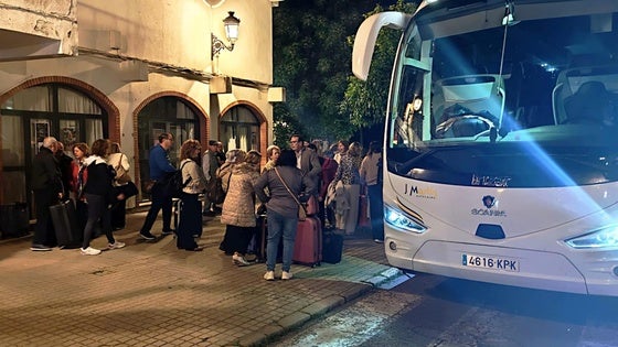 El grupo de viajeros antes de emprender el trayecto