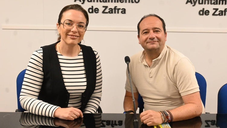 La directora de la Escuela de Música junto al concejal delegado