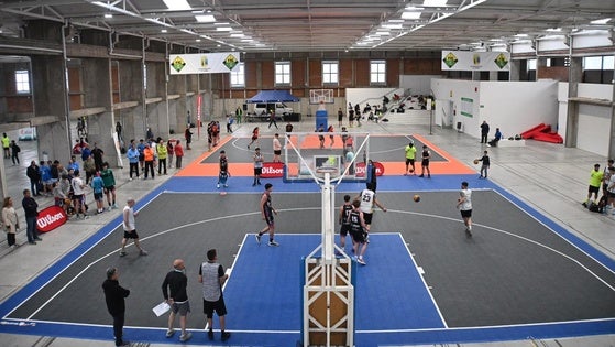 El Street Basket reunió a más de 30 equipos en una jornada deportiva y solidaria