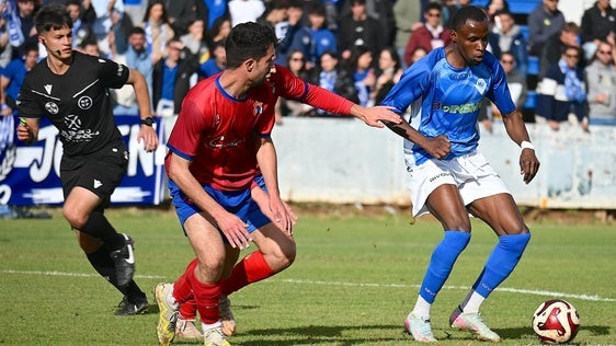El CD Zafra ganó por la mínima al CD Quintana y deja abierta la eliminatoria para el partido de vuelta