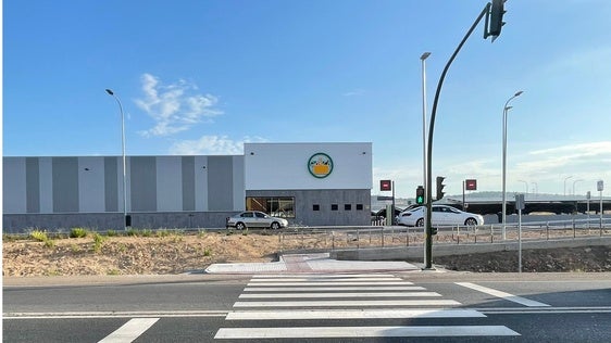 Los nuevos semáforos y mejoras de accesibilidad en la zona comercial del RB2 ya están en servicio