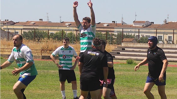 Los Dragones cerraron la temporada de rugby con un partido y la entrega de sus distinciones