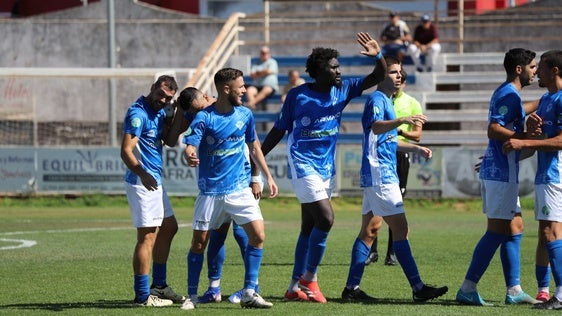 Algunos de los jugadores del CD Zafra durante uno de los últimos encuentros