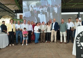 Foto de familia con los premiados
