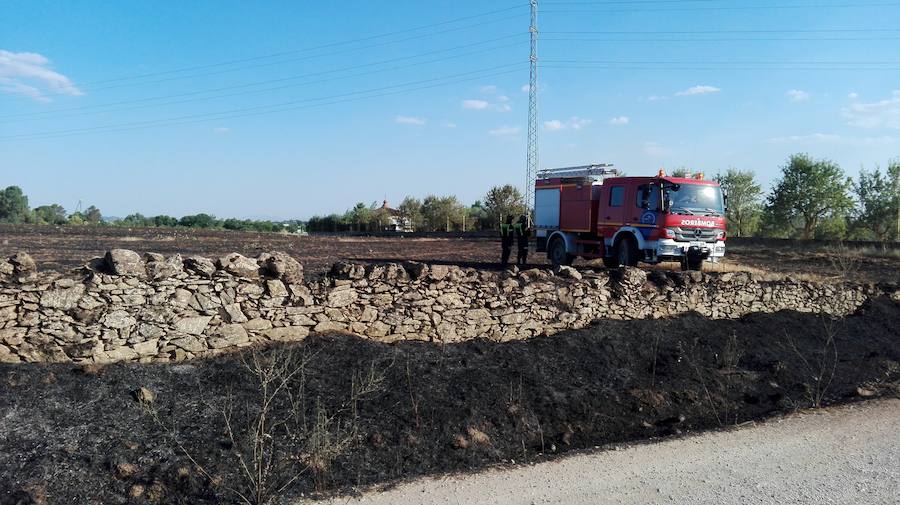 Fuego en el camino de la Sierra de los Santos