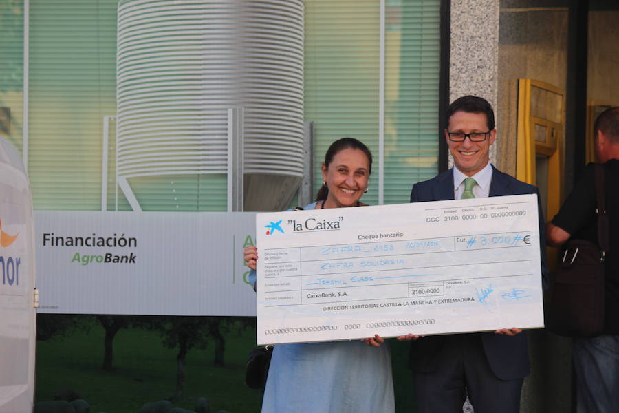 Entrega del cheque por 3.000 euros 
