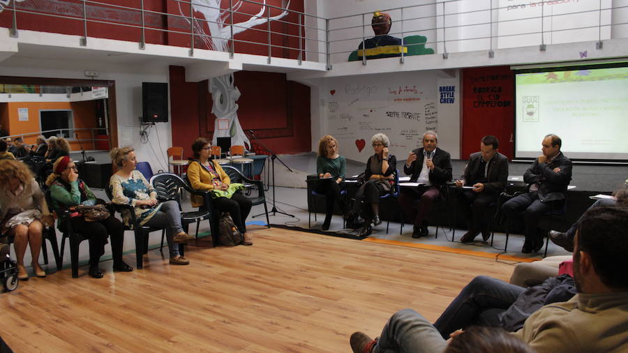 Charla Coloquio sobre la Lomce en el ECJ