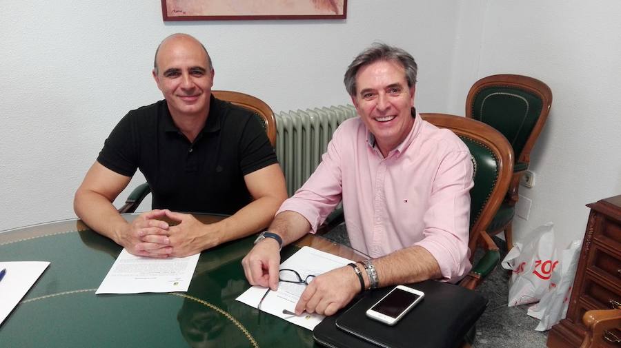 El convenio entre Oris y el ayuntamiento mejorará la salud bucodental de 6 personas
