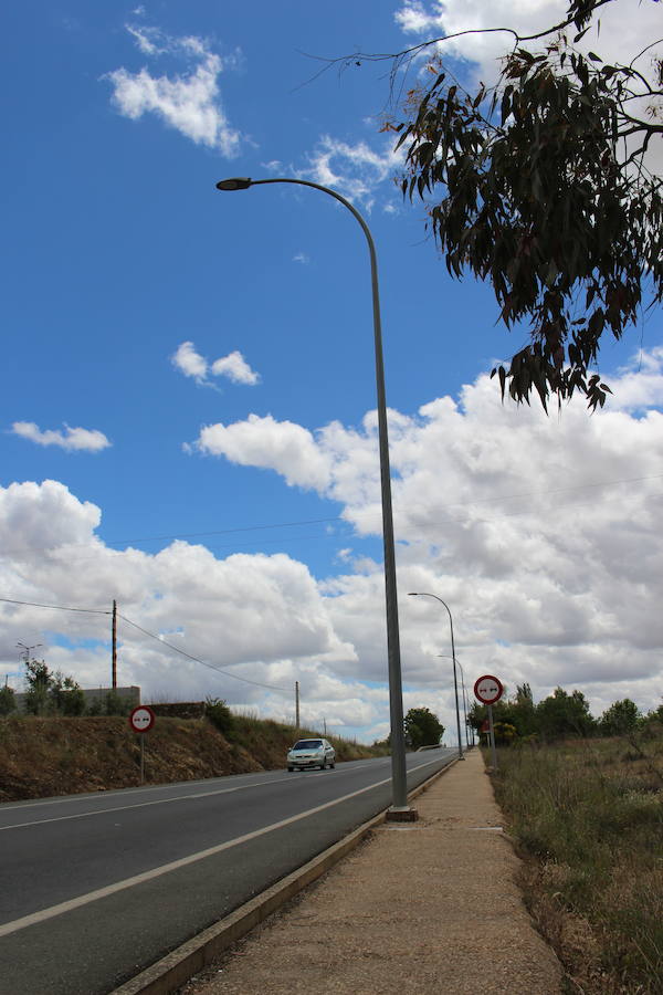 El tramo Zafra- Puebla sigue a oscuras tras el robo del cableado de las farolas de mayo