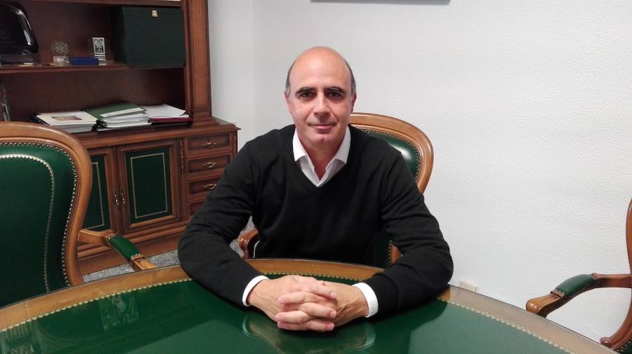 El edil en rueda de prensa 