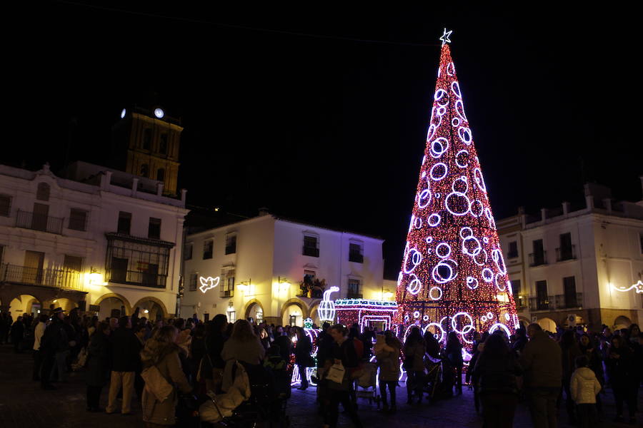 Inaugurada la Navidad en Zafra con el encendido de luces del centro