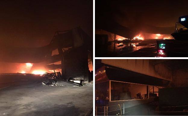 Incendio en una fábrica de neumáticos cerca de Zafra
