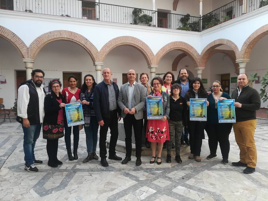 Algunos de los participantes con las autoridades 