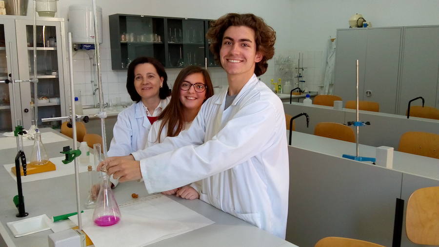 Alberto Díaz  y Lucía Murillo representarán a Extremadura en la Olimpiada Nacional de Química