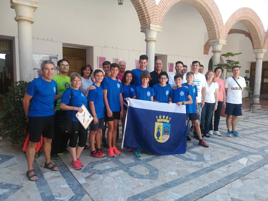 El Club de Atletismo de Zafra recibe el reconocimiento del Ayuntamiento